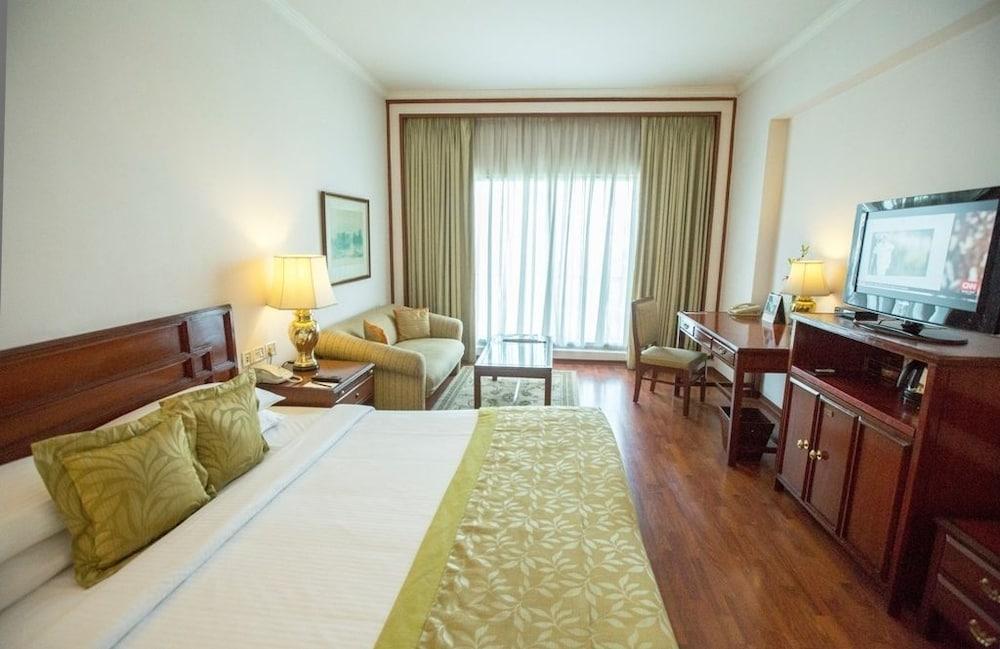 Taj Banjara Hotel Хидерабад Екстериор снимка A room at the Taj Bengal
