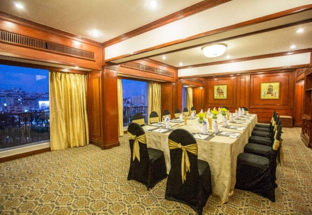 Taj Banjara Hotel Хидерабад Екстериор снимка The Royal Suite