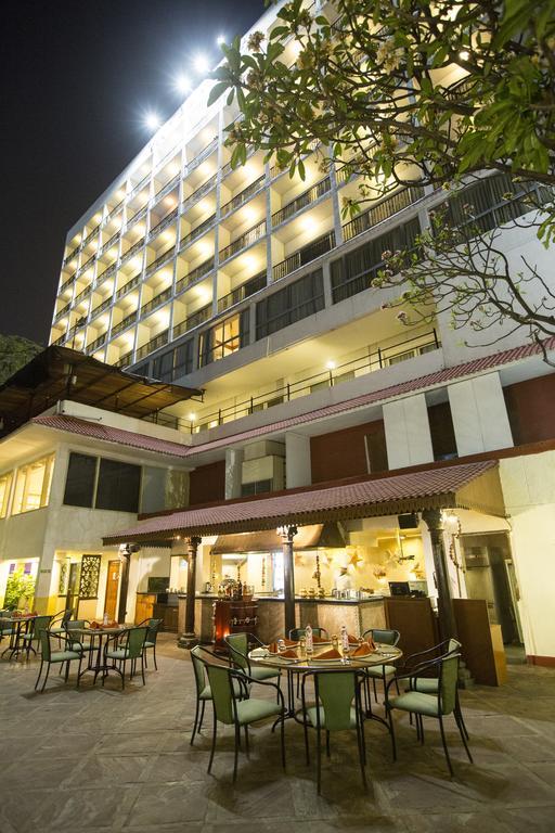 Taj Banjara Hotel Хидерабад Екстериор снимка The Royal