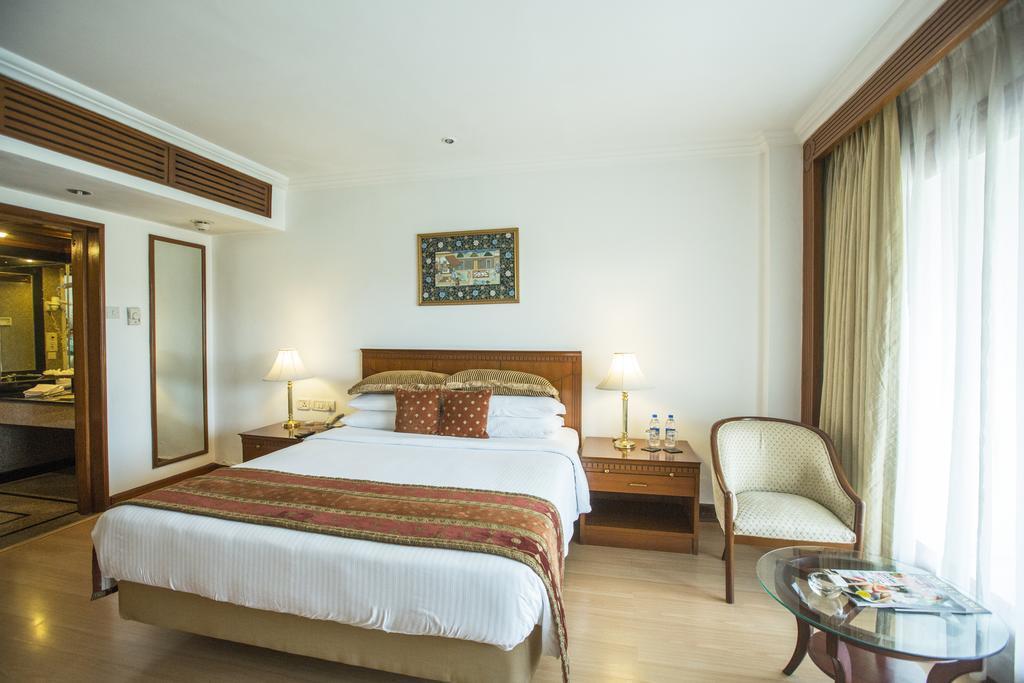 Taj Banjara Hotel Хидерабад Екстериор снимка A room at the Taj Bengal