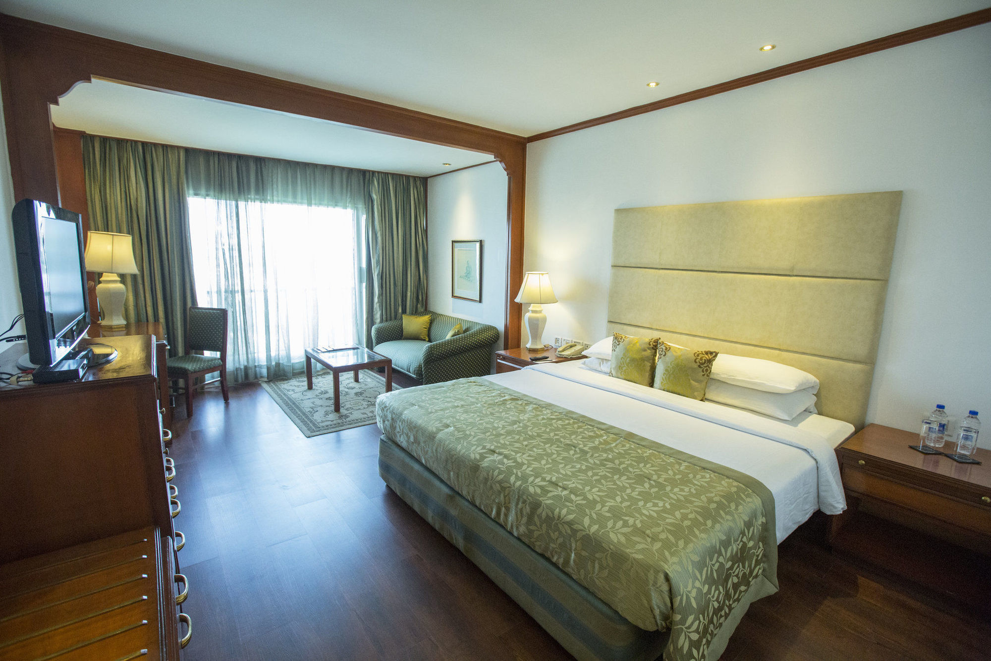 Taj Banjara Hotel Хидерабад Екстериор снимка A room at the Taj Bengal