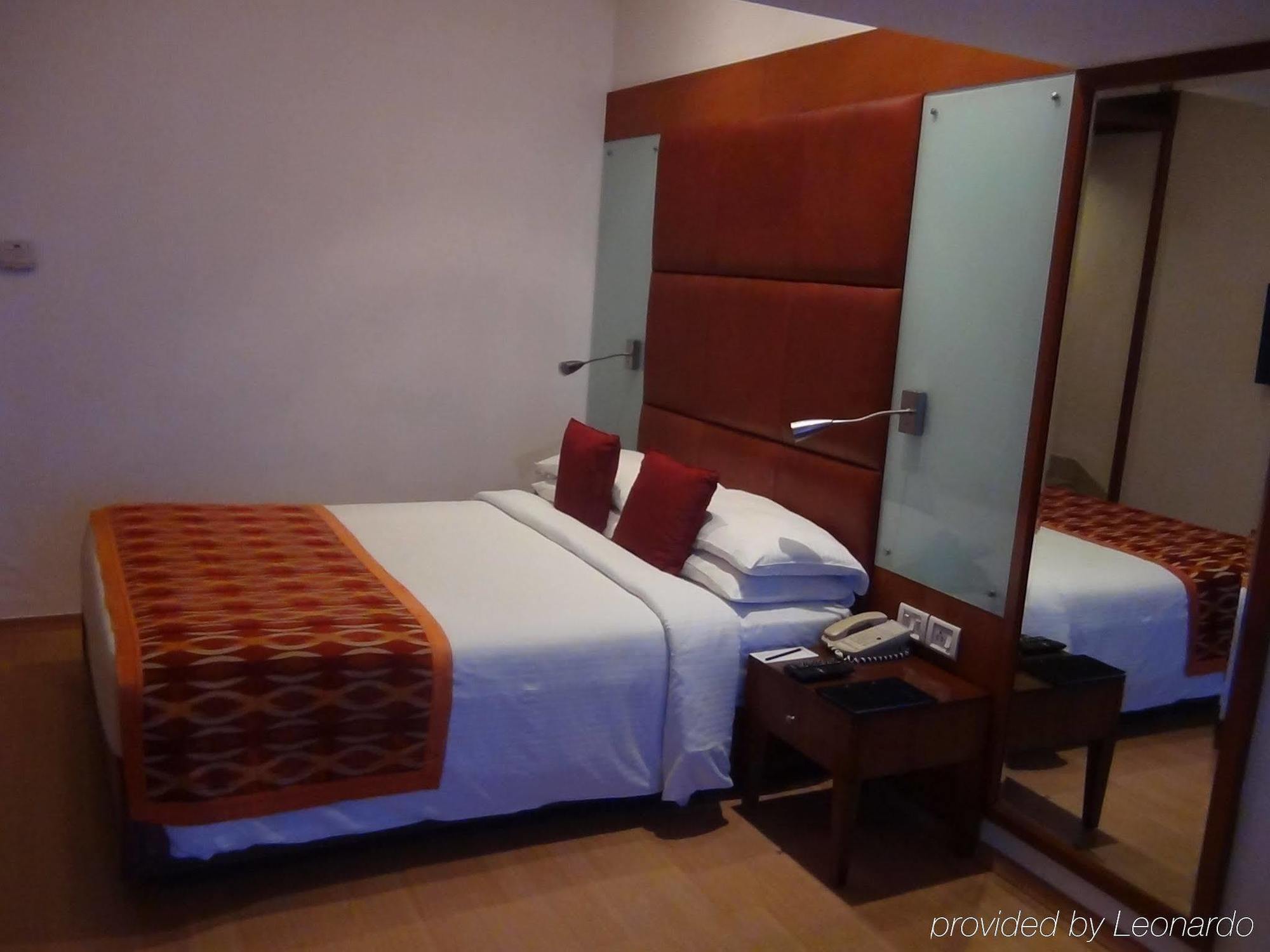 Taj Banjara Hotel Хидерабад Екстериор снимка A room at the hotel